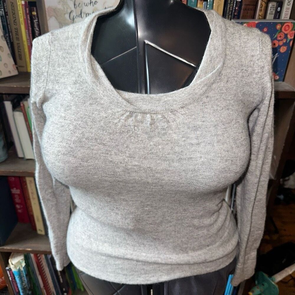 Banana Republic heathered gray luxury cashmere XS pullover sweater